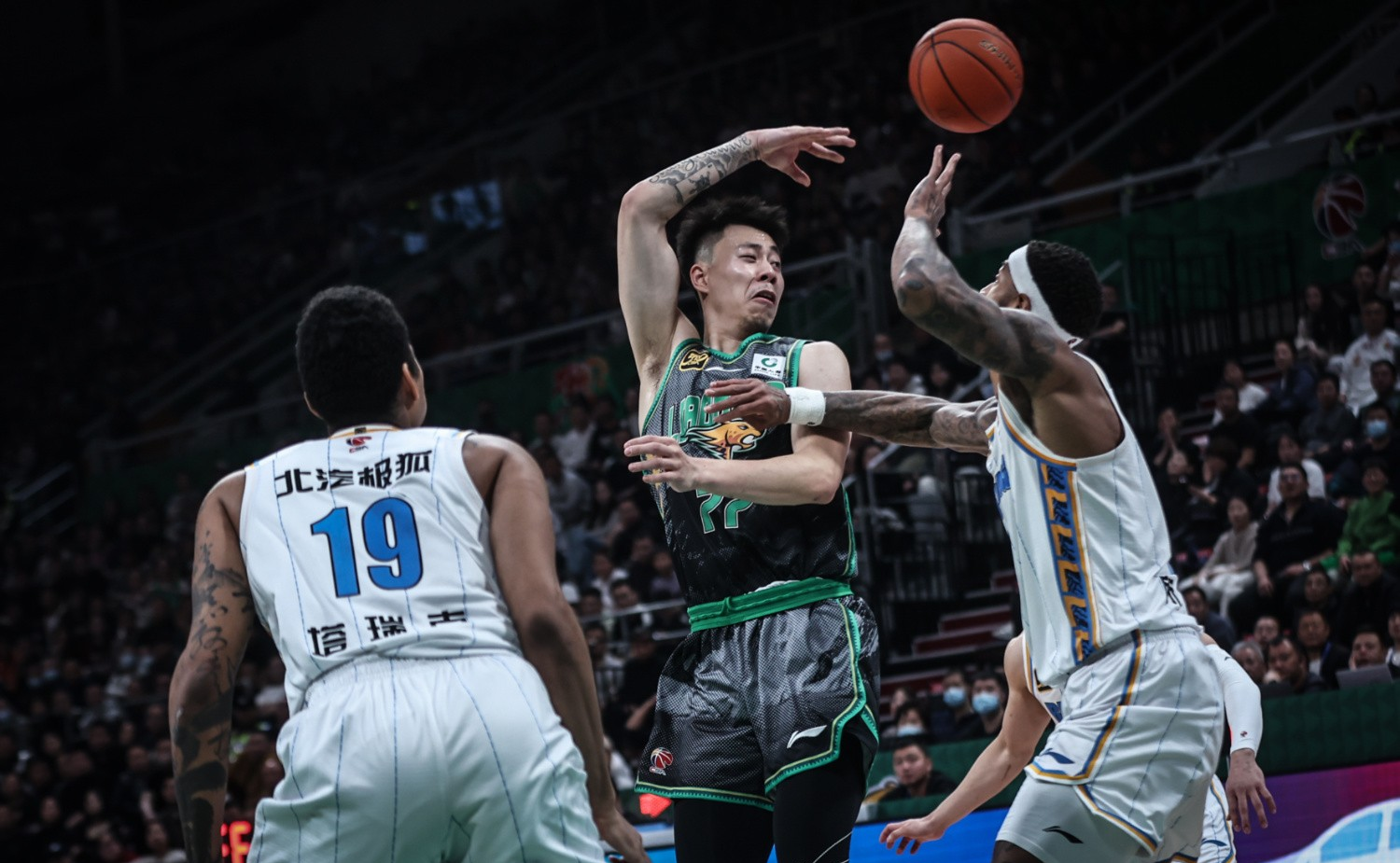 辽宁队坚持争夺胜利,冠军目标不容动摇 辽宁队坚持争夺胜利,冠军目标不容动摇