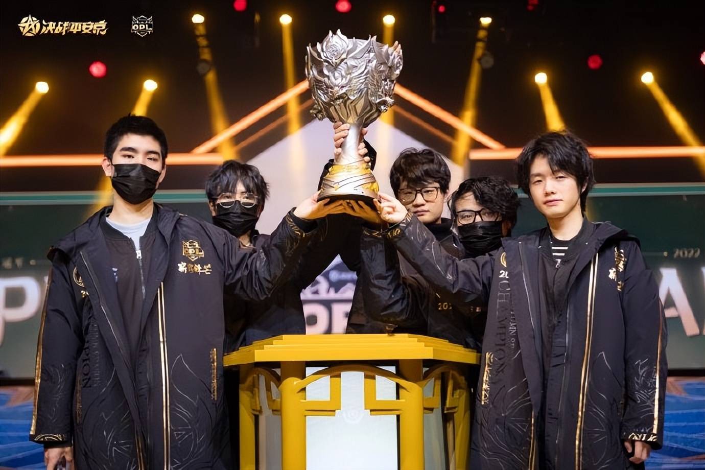 惊喜不断!篮球明星博尔特强势回归赛场 惊喜不断!篮球明星博尔特强势回归赛场