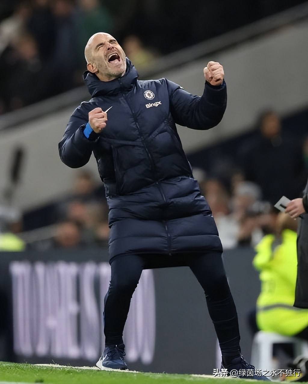  德罗巴连续二十场比赛得分超过最后时刻胜出，SKT不断突破！观众掌声雷动